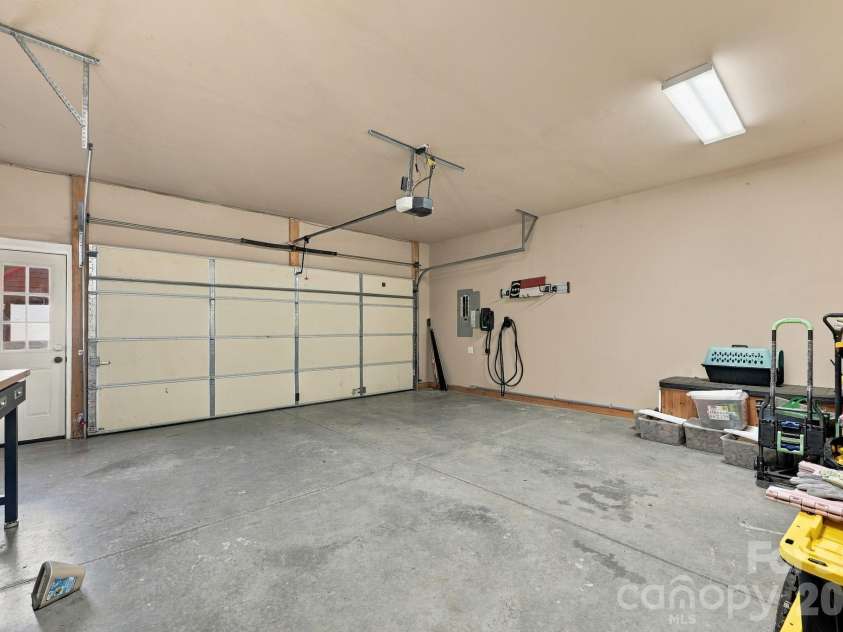 598 Valle Meadows Trail, Sugar Grove, NC 28679.  MLS# CAR4431239, YatesRealty ID 54732. 