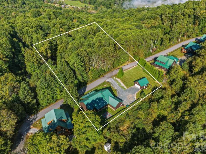 598 Valle Meadows Trail, Sugar Grove, NC 28679.  MLS# CAR4431239, YatesRealty ID 54732. 