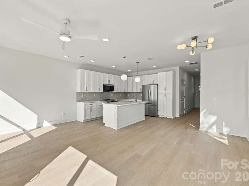 606 Broad Street, Mooresville, NC 28115.  MLS# CAR4431247, YatesRealty ID 54736. 
