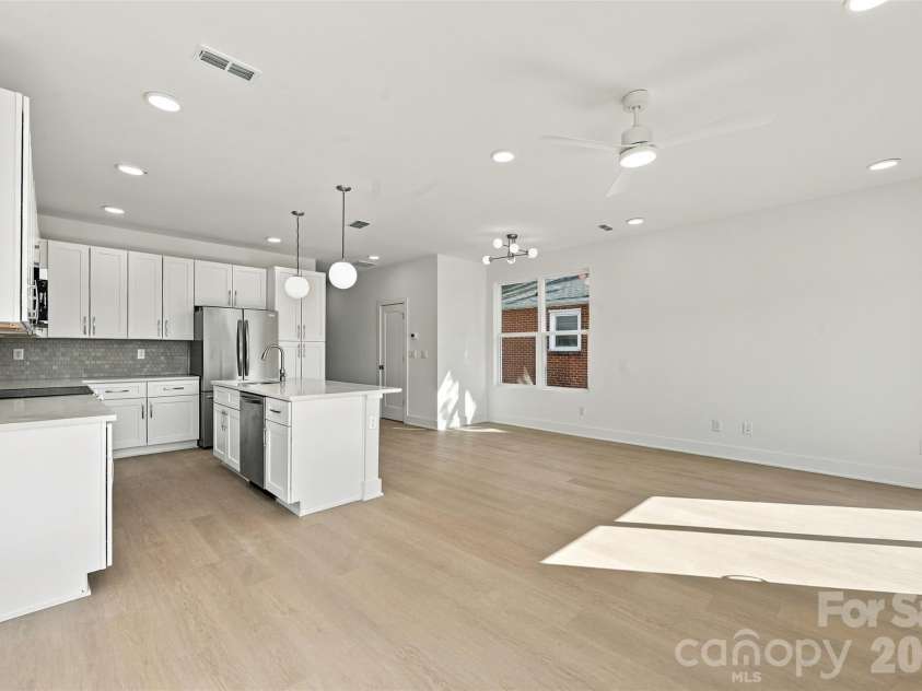 606 Broad Street, Mooresville, NC 28115.  MLS# CAR4431247, YatesRealty ID 54736. 