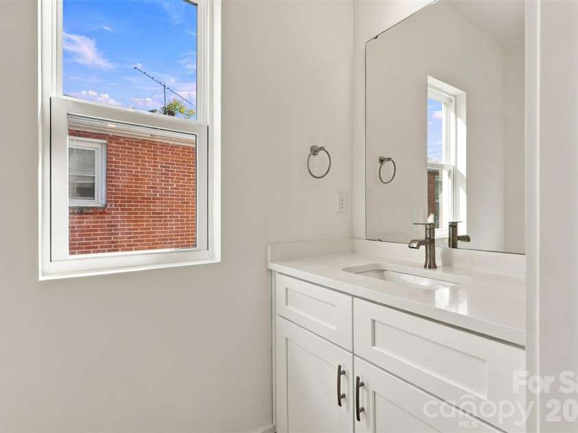 606 Broad Street, Mooresville, NC 28115.  MLS# CAR4431247, YatesRealty ID 54736. Half bath on main