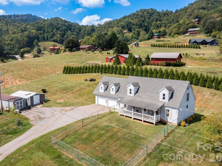 378 Yates Cove Road, Waynesville, NC 28785.  MLS# CAR4405532, YatesRealty ID 54739. 