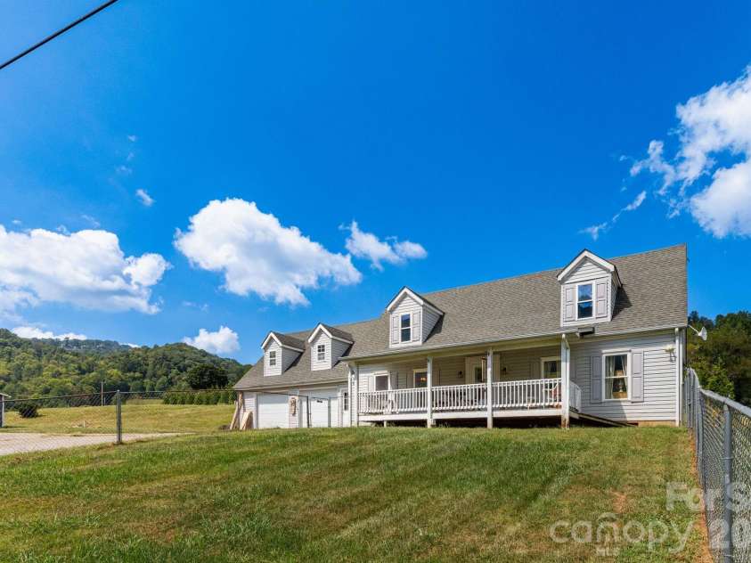 378 Yates Cove Road, Waynesville, NC 28785.  MLS# CAR4405532, YatesRealty ID 54739. 