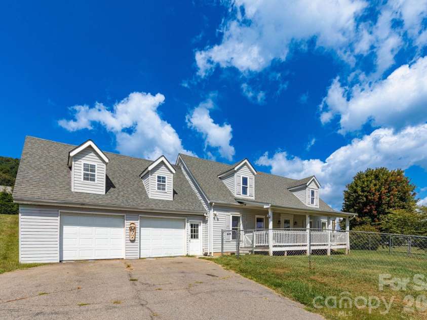 378 Yates Cove Road, Waynesville, NC 28785.  MLS# CAR4405532, YatesRealty ID 54739. 