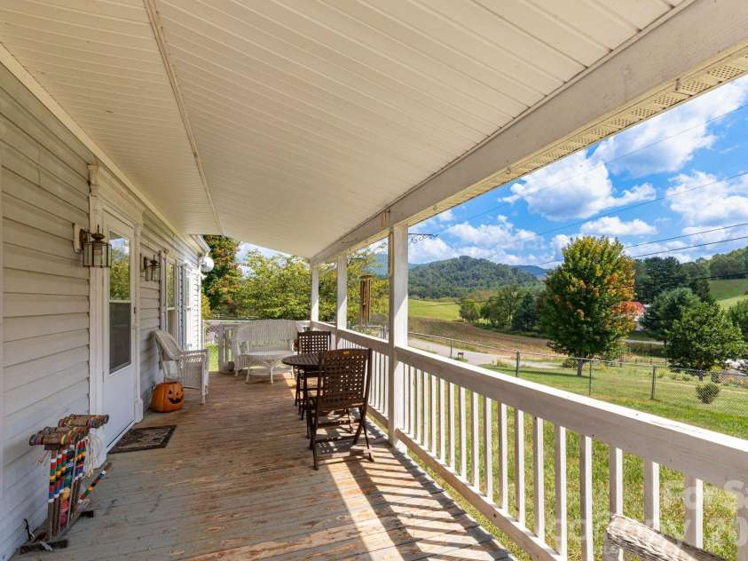 378 Yates Cove Road, Waynesville, NC 28785.  MLS# CAR4405532, YatesRealty ID 54739. 