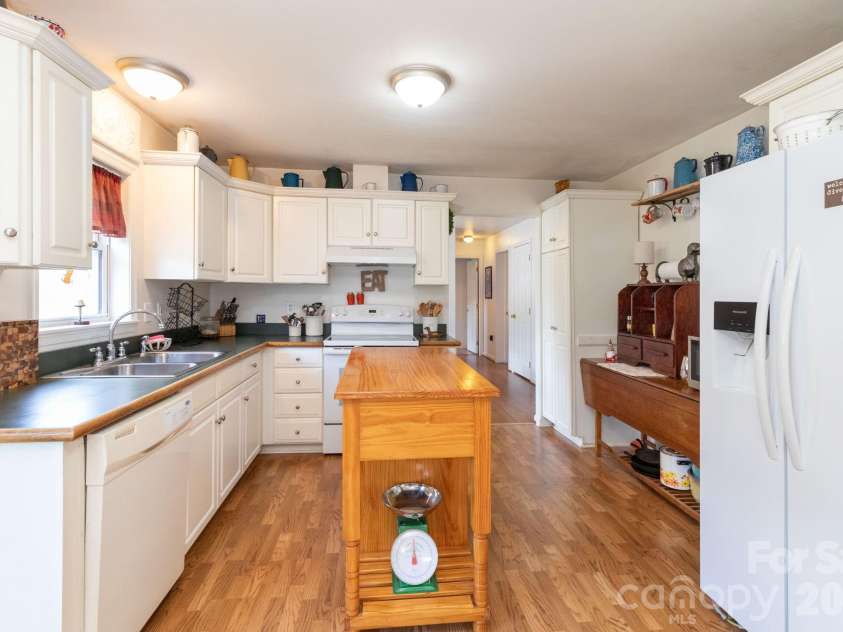 378 Yates Cove Road, Waynesville, NC 28785.  MLS# CAR4405532, YatesRealty ID 54739. 