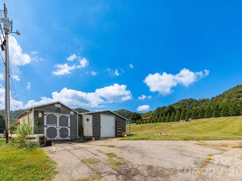 378 Yates Cove Road, Waynesville, NC 28785.  MLS# CAR4405532, YatesRealty ID 54739. 