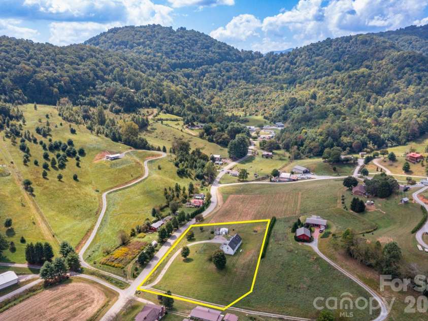 378 Yates Cove Road, Waynesville, NC 28785.  MLS# CAR4405532, YatesRealty ID 54739. 