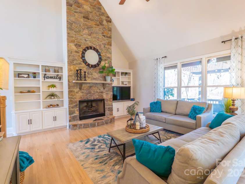 258 Ridge Reserve Drive, Lake Wylie, SC 29710.  MLS# CAR4226947, YatesRealty ID 5474. 