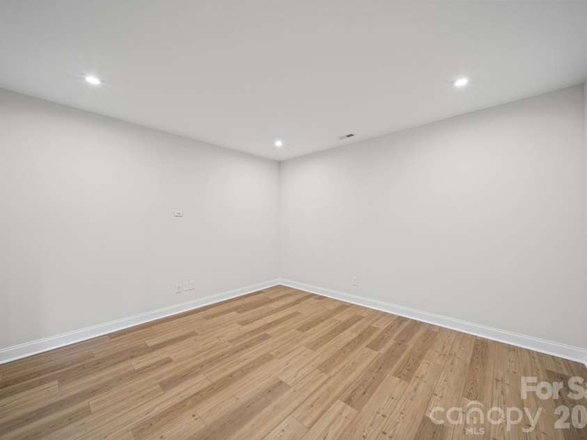 203 Heathbrook Lane, Waxhaw, NC 28173.  MLS# CAR4429780, YatesRealty ID 54740. 2nd Floor Flex/ bonus/ play / tv room