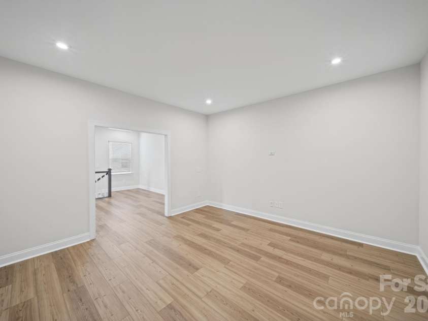 203 Heathbrook Lane, Waxhaw, NC 28173.  MLS# CAR4429780, YatesRealty ID 54740. 2nd Floor Flex/ bonus/ play / tv room