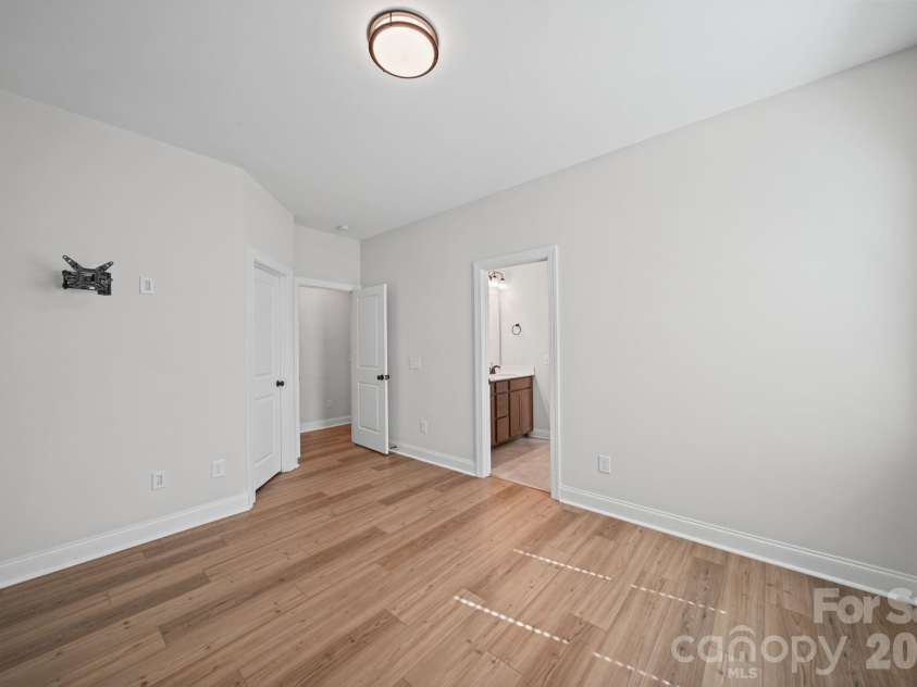 203 Heathbrook Lane, Waxhaw, NC 28173.  MLS# CAR4429780, YatesRealty ID 54740. 2nd Floor  forth bedroom