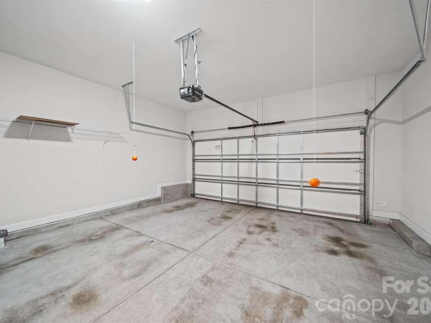 203 Heathbrook Lane, Waxhaw, NC 28173.  MLS# CAR4429780, YatesRealty ID 54740. Double garage