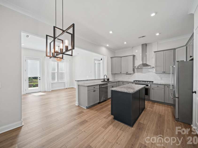 203 Heathbrook Lane, Waxhaw, NC 28173.  MLS# CAR4429780, YatesRealty ID 54740. Kitchen, main floor