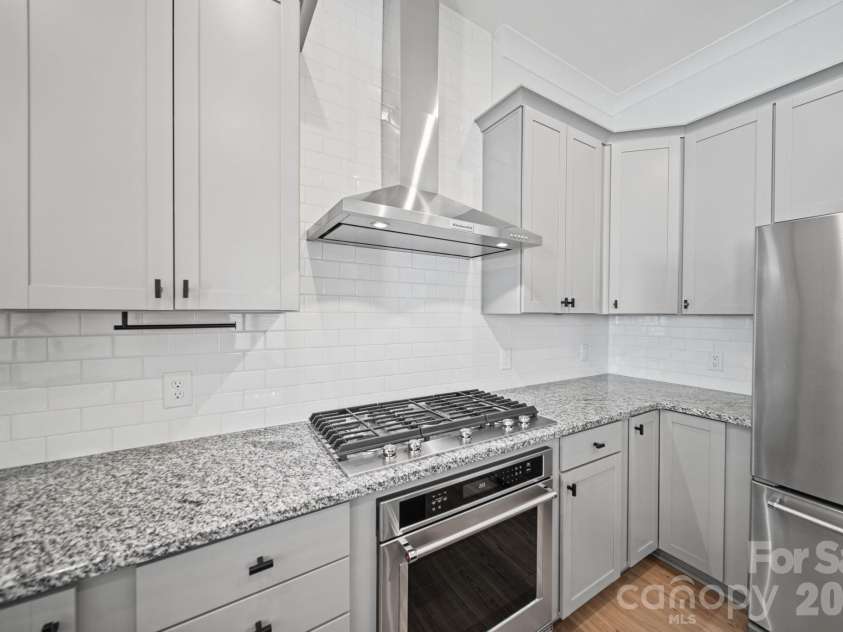 203 Heathbrook Lane, Waxhaw, NC 28173.  MLS# CAR4429780, YatesRealty ID 54740. Kitchen, main floor