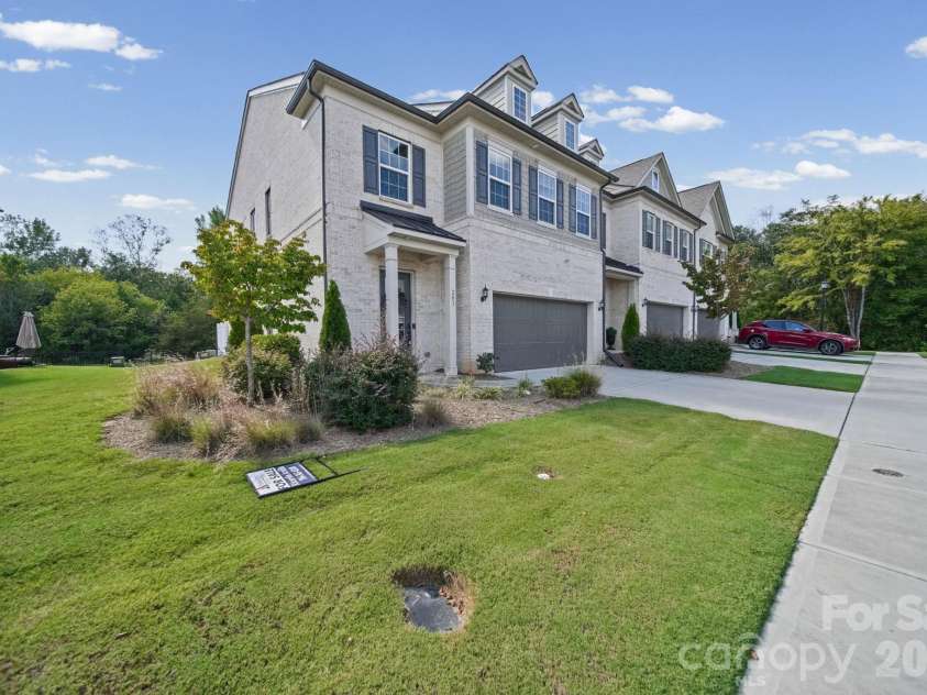 203 Heathbrook Lane, Waxhaw, NC 28173.  MLS# CAR4429780, YatesRealty ID 54740. Welcome Home