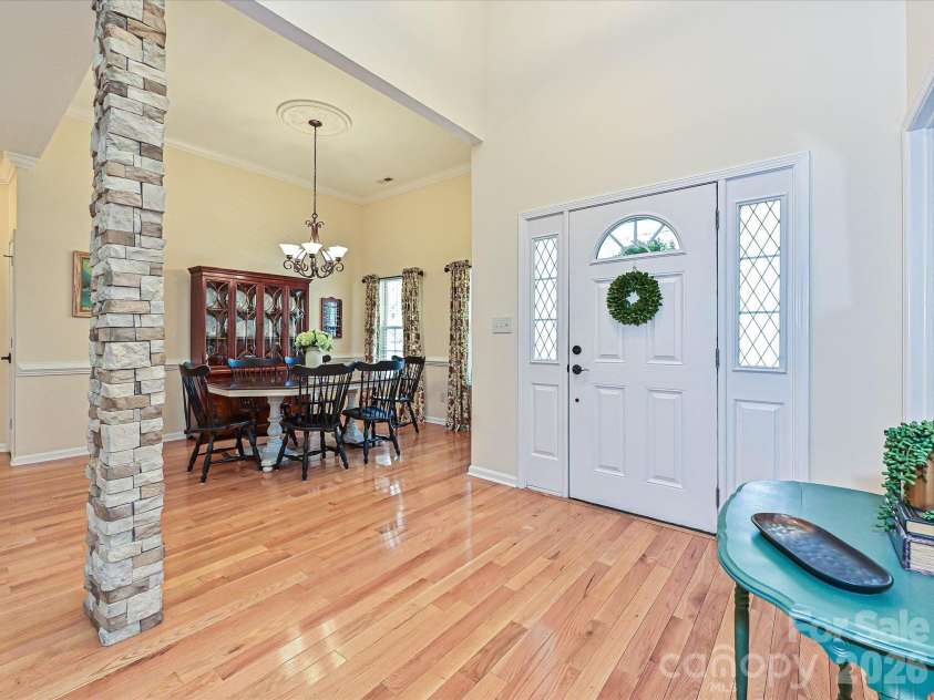 132 Gray Cliff Drive, Mooresville, NC 28117.  MLS# CAR4430883, YatesRealty ID 54741. Foyer