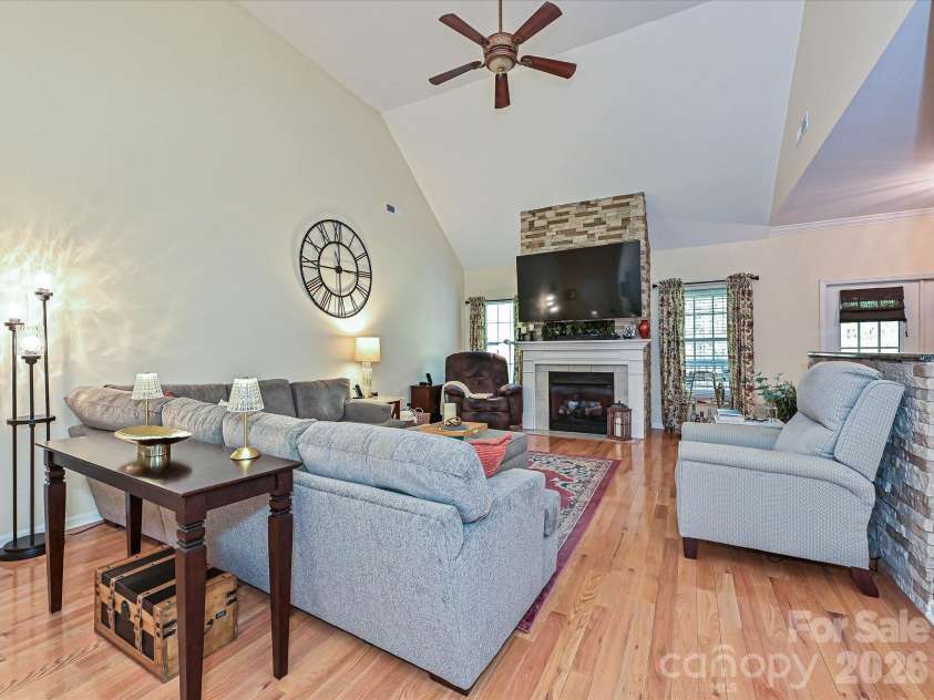 132 Gray Cliff Drive, Mooresville, NC 28117.  MLS# CAR4430883, YatesRealty ID 54741. Great Room