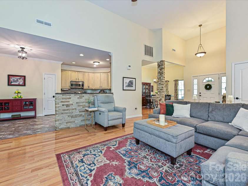 132 Gray Cliff Drive, Mooresville, NC 28117.  MLS# CAR4430883, YatesRealty ID 54741. Great Room
