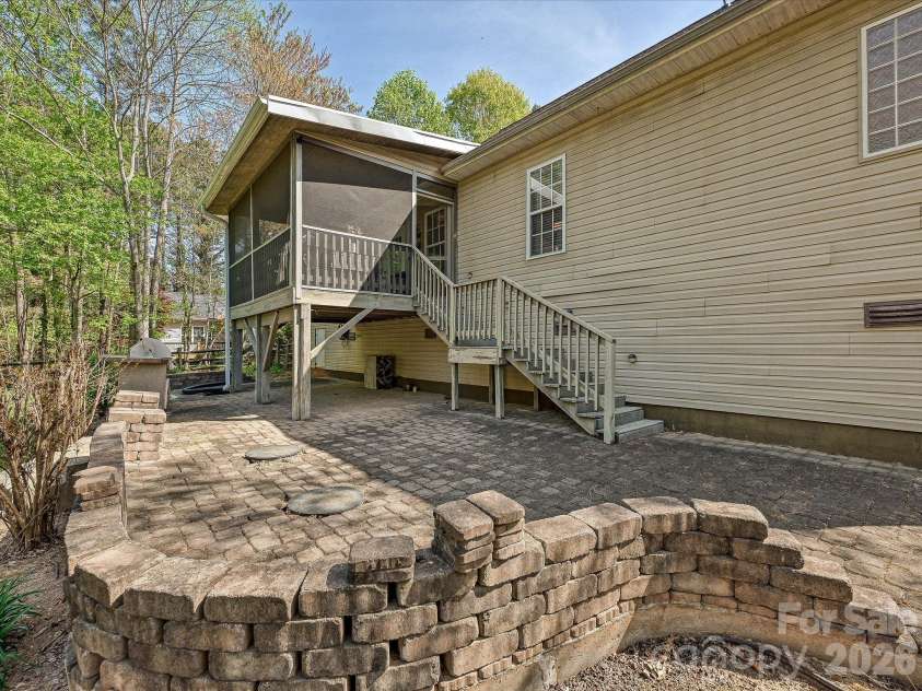 132 Gray Cliff Drive, Mooresville, NC 28117.  MLS# CAR4430883, YatesRealty ID 54741. Patio