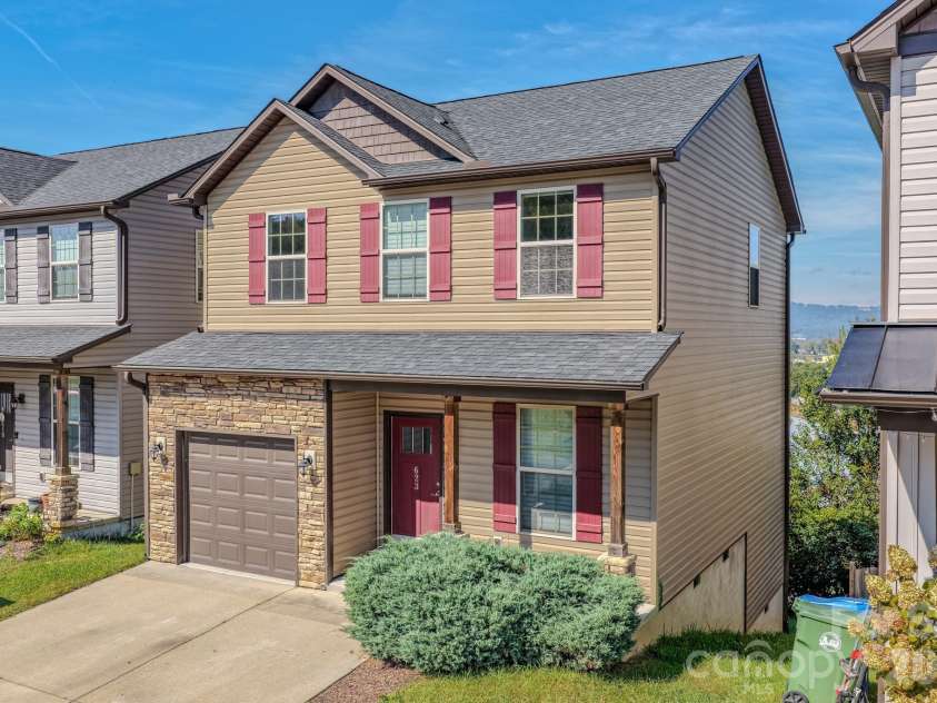 623 Cardwell Lane, Fletcher, NC 28732.  MLS# CAR4430671, YatesRealty ID 54742. 