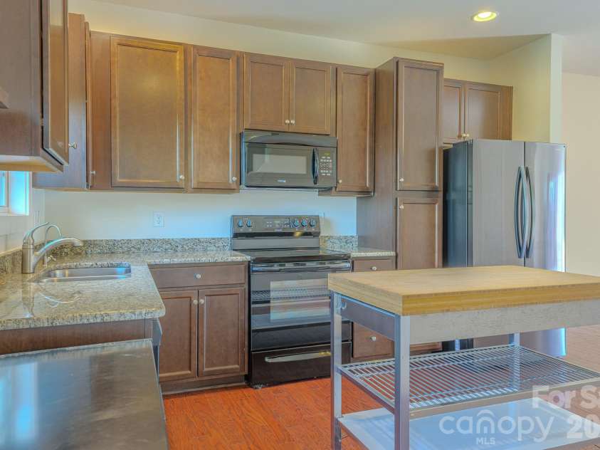 623 Cardwell Lane, Fletcher, NC 28732.  MLS# CAR4430671, YatesRealty ID 54742. 