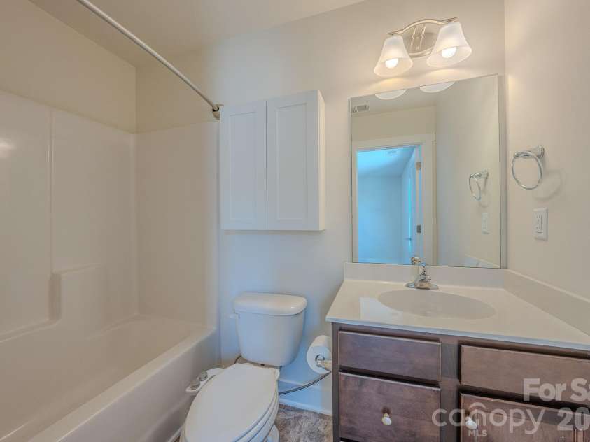 623 Cardwell Lane, Fletcher, NC 28732.  MLS# CAR4430671, YatesRealty ID 54742. Primary Bathroom
