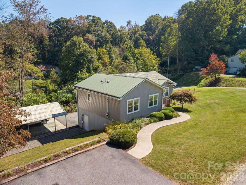 74 Ridgeline Road, Clyde, NC 28721.  MLS# CAR4429782, YatesRealty ID 54743. 
