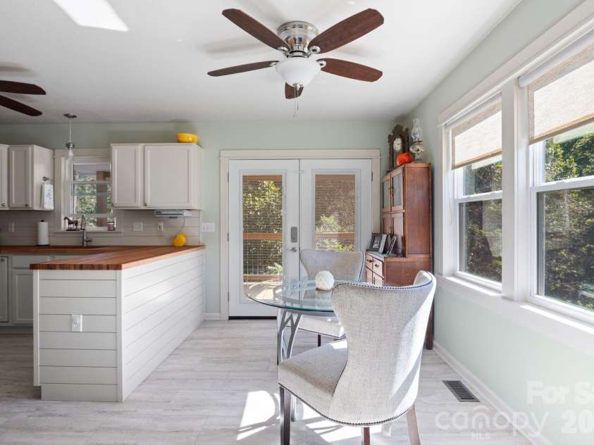 74 Ridgeline Road, Clyde, NC 28721.  MLS# CAR4429782, YatesRealty ID 54743. 