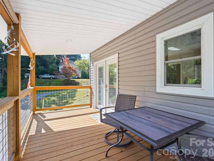 74 Ridgeline Road, Clyde, NC 28721.  MLS# CAR4429782, YatesRealty ID 54743. 