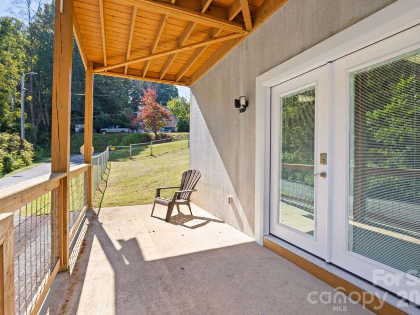 74 Ridgeline Road, Clyde, NC 28721.  MLS# CAR4429782, YatesRealty ID 54743. 