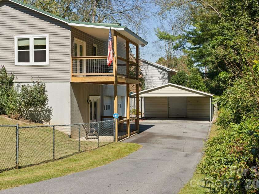 74 Ridgeline Road, Clyde, NC 28721.  MLS# CAR4429782, YatesRealty ID 54743. 