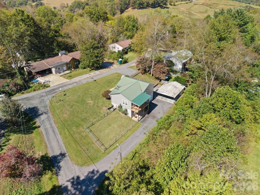 74 Ridgeline Road, Clyde, NC 28721.  MLS# CAR4429782, YatesRealty ID 54743. 