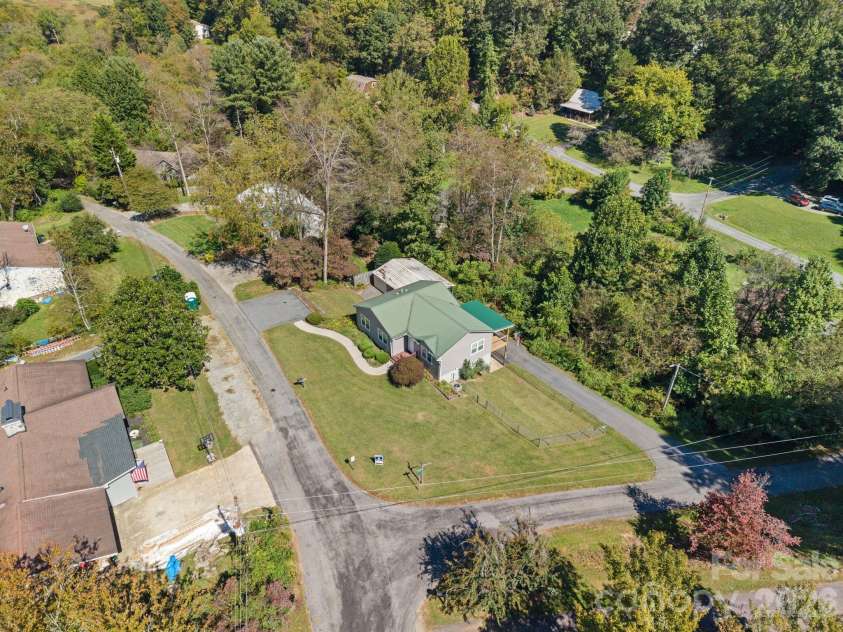 74 Ridgeline Road, Clyde, NC 28721.  MLS# CAR4429782, YatesRealty ID 54743. 
