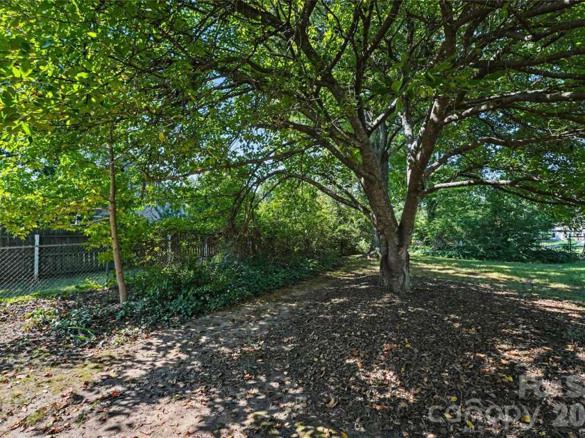 1410 36th Avenue Drive, Hickory, NC 28601.  MLS# CAR4431213, YatesRealty ID 54745. 