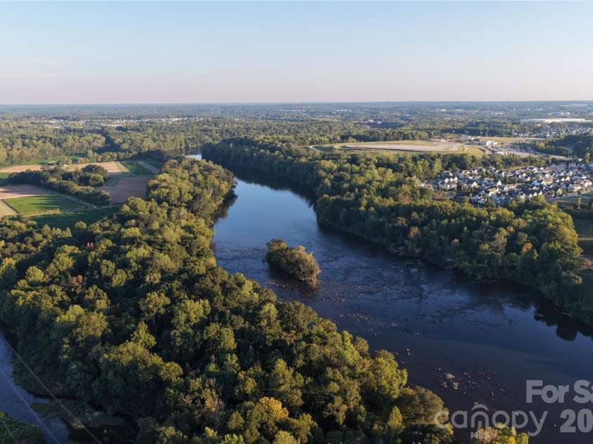 352 Runner Stone Lane, Fort Mill, SC 29715.  MLS# CAR4427650, YatesRealty ID 54746. 