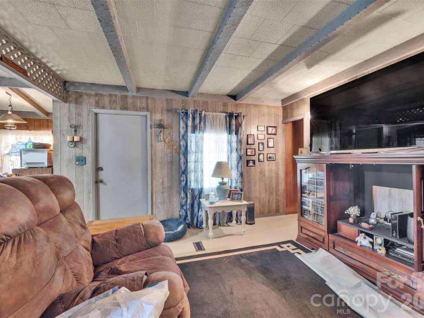 144 Skyline Drive, Canton, NC 28716.  MLS# CAR4430689, YatesRealty ID 54747. 