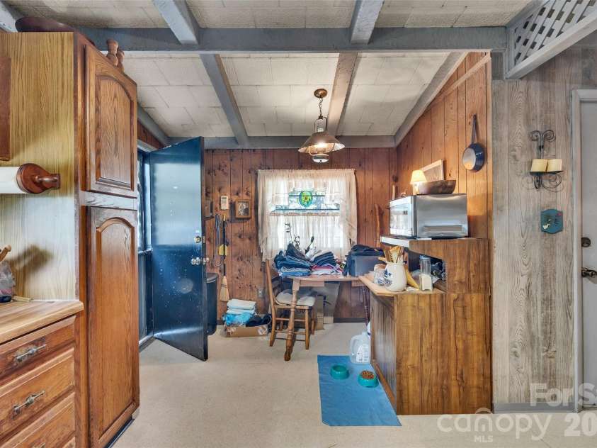 144 Skyline Drive, Canton, NC 28716.  MLS# CAR4430689, YatesRealty ID 54747. 