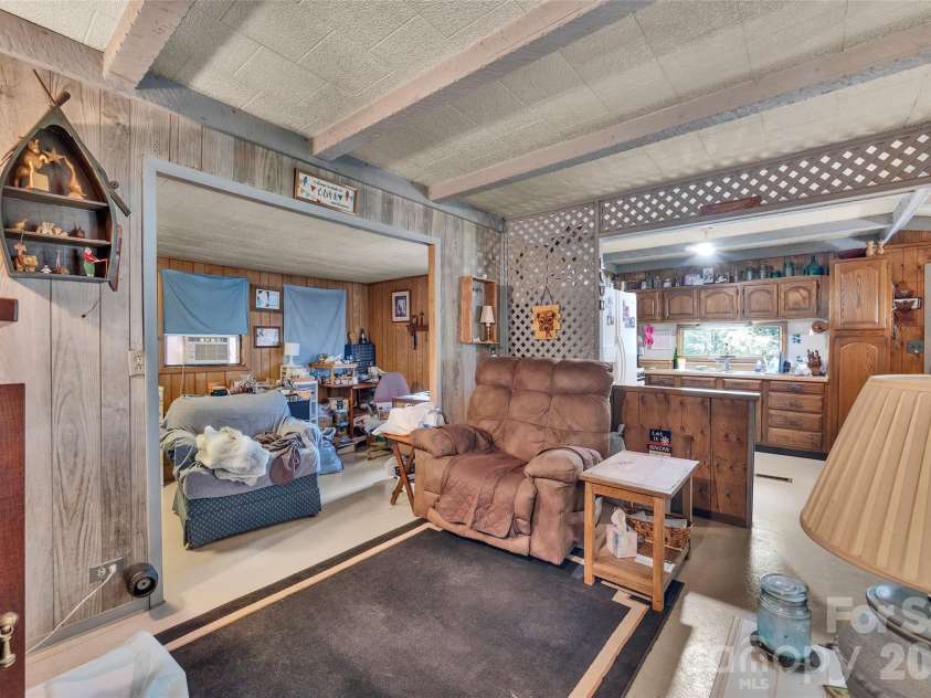 144 Skyline Drive, Canton, NC 28716.  MLS# CAR4430689, YatesRealty ID 54747. 