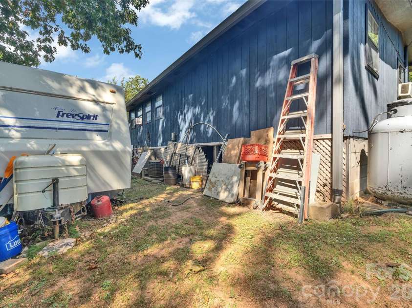 144 Skyline Drive, Canton, NC 28716.  MLS# CAR4430689, YatesRealty ID 54747. 