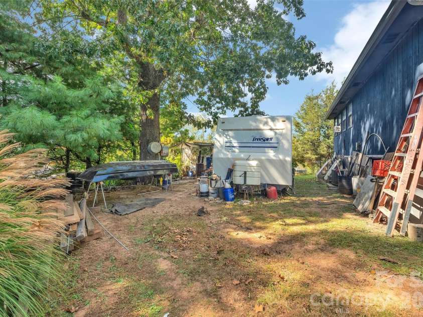 144 Skyline Drive, Canton, NC 28716.  MLS# CAR4430689, YatesRealty ID 54747. 