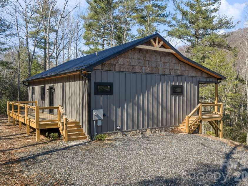 162 Shady Oak Lane, West Jefferson, NC 28694.  MLS# CAR4353163, YatesRealty ID 5475. 