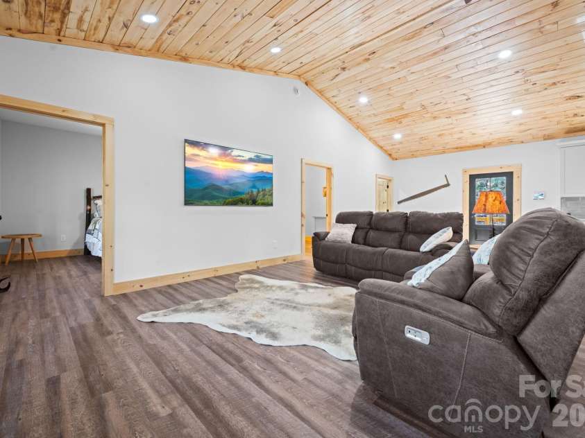 162 Shady Oak Lane, West Jefferson, NC 28694.  MLS# CAR4353163, YatesRealty ID 5475. Laundry