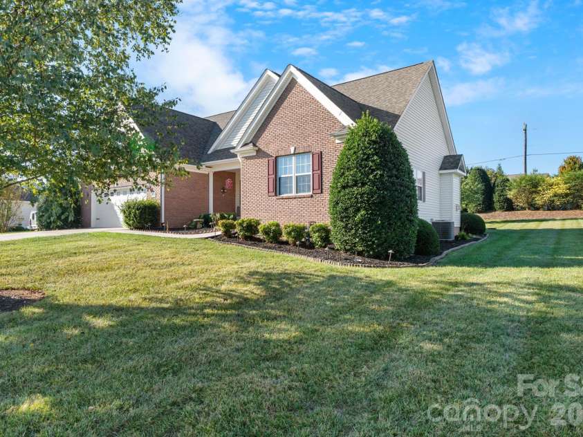 117 Vista View Place, Mooresville, NC 28117.  MLS# CAR4431255, YatesRealty ID 54751. 
