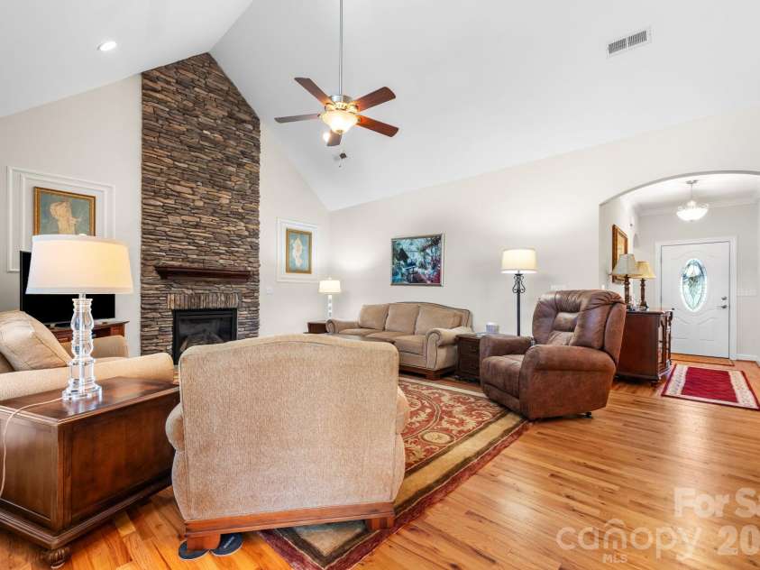 117 Vista View Place, Mooresville, NC 28117.  MLS# CAR4431255, YatesRealty ID 54751. 