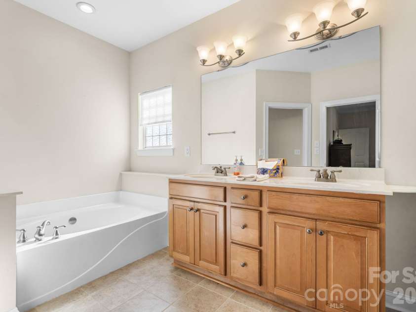 117 Vista View Place, Mooresville, NC 28117.  MLS# CAR4431255, YatesRealty ID 54751. 