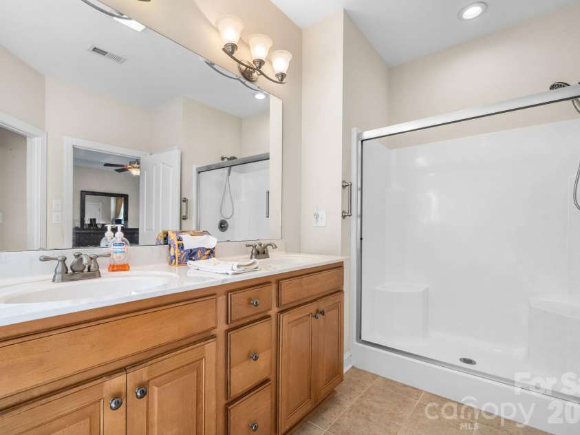 117 Vista View Place, Mooresville, NC 28117.  MLS# CAR4431255, YatesRealty ID 54751. 