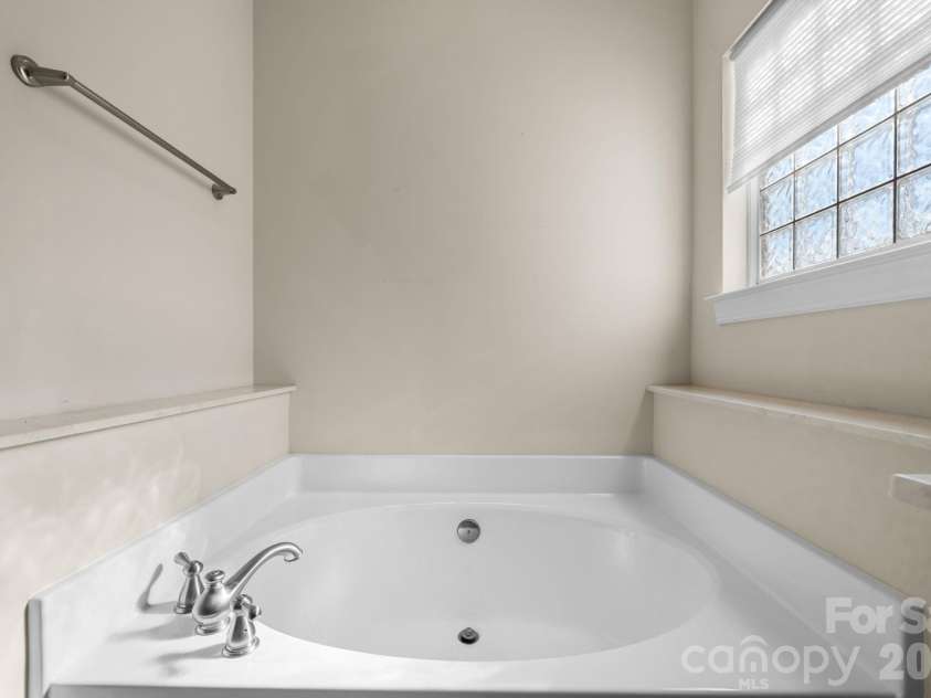 117 Vista View Place, Mooresville, NC 28117.  MLS# CAR4431255, YatesRealty ID 54751. 