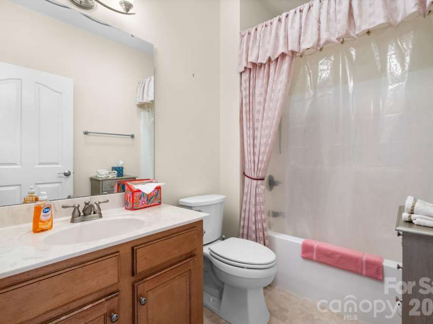 117 Vista View Place, Mooresville, NC 28117.  MLS# CAR4431255, YatesRealty ID 54751. 