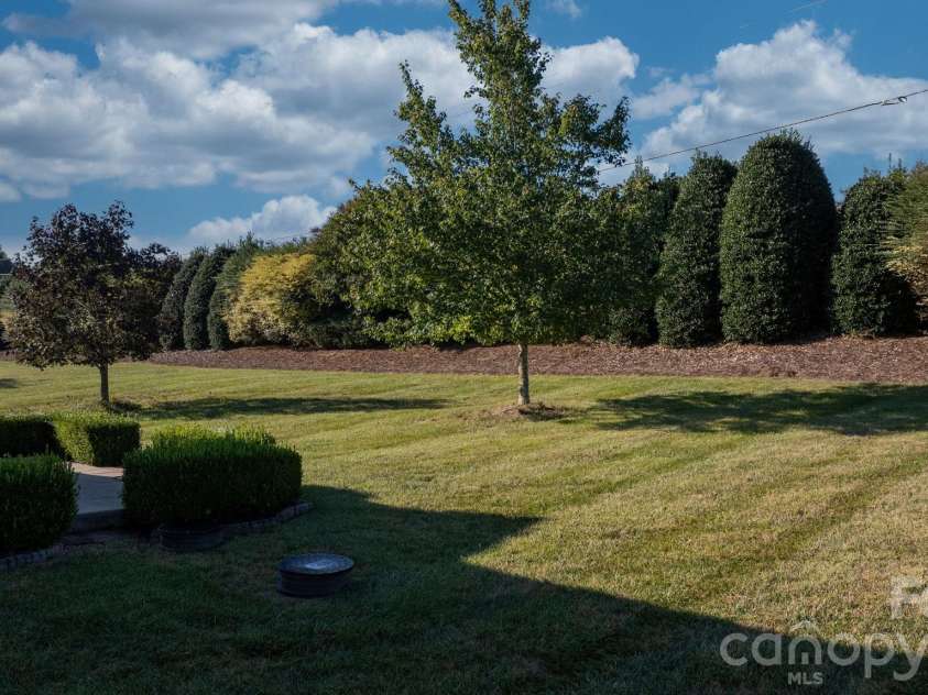 117 Vista View Place, Mooresville, NC 28117.  MLS# CAR4431255, YatesRealty ID 54751. 